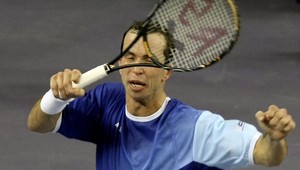 Štěpánkovi nepomohla ani Djokovičova raketa a Murrayho ponožky