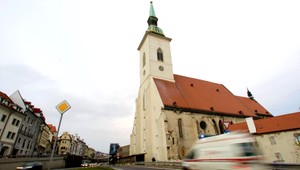 Si p*** a k****! Vynadal veriacej zamestnanec kostola