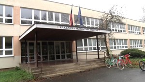 Desivá tragédia. Počas vyučovania mal zo strechy skočiť len 15-ročný chlapec