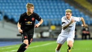 Keď tínedžer daruje otcovi auto, zrejme hráva za veľkoklub