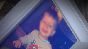 Len trojročný chlapček prišiel o život. Údajne ho týral otčim