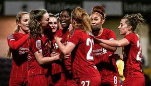 Ako by vyzerali tímy Realu Madrid či Liverpoolu, ak by boli ženami?