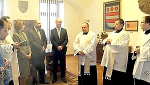 Vysvätenie úradov. Je to kóšer?