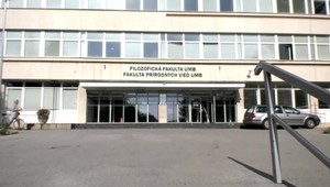 Študenti na celom Slovensku prerušujú výučbu na protest proti novele vysokoškolského zákona