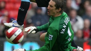 Van der Saar zatiahol v Premiership rekordnú roletu