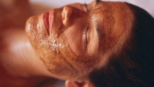 Okamžite krajšia pleť! TÁTO liečivá maska zlikviduje jazvy, fľaky, akné aj drobné vrásky