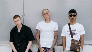 Originálny BANGER odzrkadľuje realitu veľkomesta!  Premiéru podporila aj polonahá Alex Wortex!