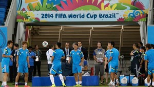 Japonci chcú držaním lopty paralyzovať Grékov