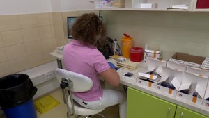 S rastom pozitívnych prípadov rastie aj nápor na epidemiológov. Robia z posledných síl