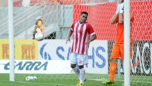 Unikát! Najprv dal do brvna, no vzápätí vlastnú sieť už trafil!