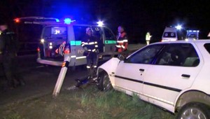 Vodič s 2,5 promile narazil do múru, pred záchranármi utiekol do poľa