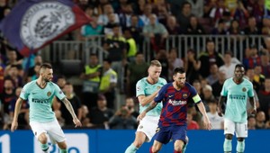 Barcelona otočila duel so Škriniarovým Interom, Liverpool prišiel o trojgólové vedenie, i tak vyhral