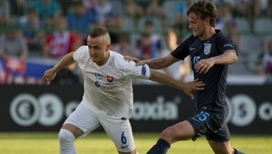 Prehra s Anglickom mrzí, no slovenskí sokolíci stále môžu postúpiť