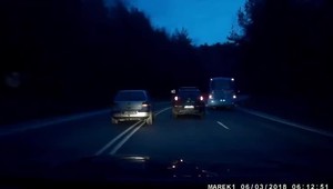 VIDEO: Šofér obiehal cez dve plné čiary