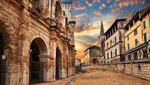 Van Goghovo Arles: Historický skvost v kraji bielych koní a plameniakov