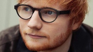 Písal hity Biebera i One Direction. Dnes má viac ako 60 tetovaní a milióny na účte