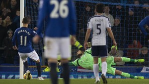 Bol pažravý, rozbolelo ho brucho! Alebo vyžobraná penalta od spoluhráča...