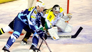 Stϋmpel (41) valcuje extraligu. Hokej ma stále baví, tvrdí