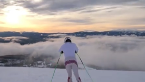 Zrážka lyžiarov: V Nízkych Tatrách spadol lyžiar mimo zjazdovky