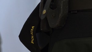 Čelná zrážka dvoch vozidiel. Na mieste sú štyria zranení