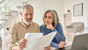 Slovákov čaká dlhší život a s ním aj viac rokov na dôchodku. Zvládneme to finančne?