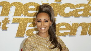 Mel B prehltla 200 tabletiek aspirínu