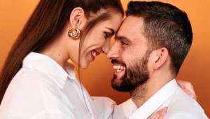 Vytúžené dieťatko sa čoskoro narodí aj tomuto známemu páru: Budúci otec priznal obavy...