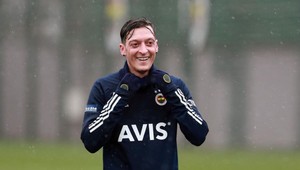 Gunnerom naveky! Prvé slová Özila v novom klube neboli najlojálnejšie