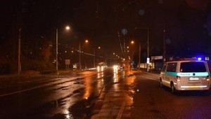 Na priechode pre chodcov zrazil chodkyňu. Z miesta nehody ušiel