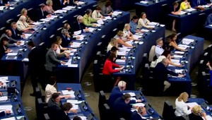 Na Slovensku proti sebe, za európskym stolom spolu. Bez kompromisov by únia nevydržala