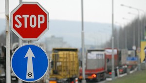 Obrovské kolóny na ceste z Bratislavy. Nehoda na D2