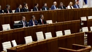Parlament si schválil v tajnom hlasovaní šesť sudcov