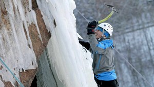 ZÁZNAM. Český turista ostal zakliesnený v stene
