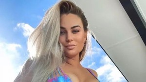 Karina sa cíti sexi aj s kilami navyše: Hejteri ju nazvali veľrybou, vraj sa nemá ukazovať v bielizni