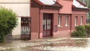 SHMÚ vydal ďalšiu výstrahu, vo viacerých okresoch hrozia prívalové povodne