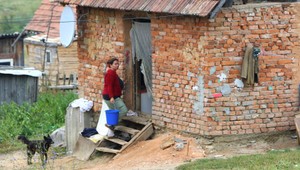 Odkaz ministerstva: Dokončite si školy a dostanete dávky