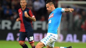 Neapol stratil body v Janove. Hamšík čaká na strelecké jubileum