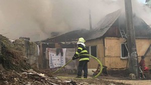 Ďalší požiar v okolí Spišskej Novej Vsi. V osade horia dva domy