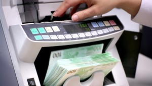 Požičiavame si aj v kríze. V októbri padol rekord