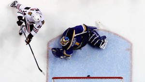 Chicago vyradené St. Louis. Gól Hossu, asistencia Pánika