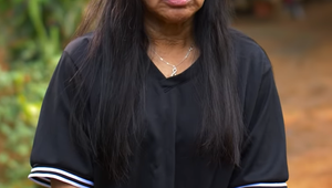 Má len 16 rokov, no vyzerá staršie ako jej vlastná matka: Tejto tínedžerke tipujú aj päťdesiat!