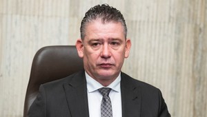 Zlučovanie letky pod armádu je v procese. Mikulec je proti