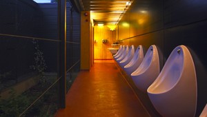 Problém s únikom moču neriešia ľudia aj roky