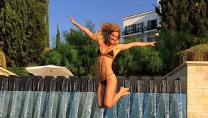To je telo! Modelka Bar Refeali (29) zvádza v bikinách!