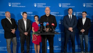 Motoristi sa dočkali. Opatrenia proti padaniu skál v Strečne sú tu