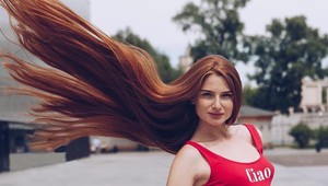 Krásne a zdravé vlasy bez chémie. 5 overených receptov ako dať lupinám navždy zbohom