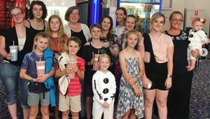 Matka 16 detí ukázala trik, ako podáva večeru: Všetci sa najedia a nezašpiní sa žiadny riad