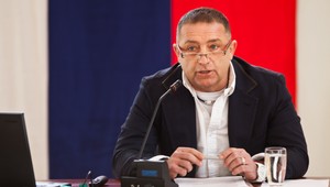 Fedor Flašík sa ospravedlnil za hodiny pred prezidentským palácom