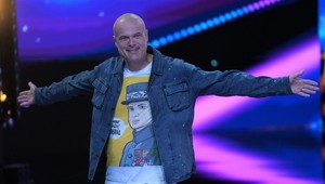 Jaro Slávik šokuje: Před kamerou vyfiknutý, v soukromí ve starém a záplatovaném oblečení!