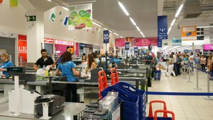 Sviatočný chaos s prevádzkami. Majitelia nevedia či vo sviatok môžu otvoriť